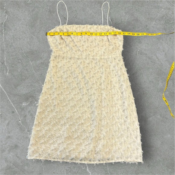 ASTR The Label Livia Textured Eyelash Mini Dress In Cream Size Medium - Picture 7 of 9